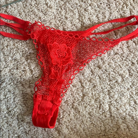 roses with underwear inside! - Picture 5 of 8